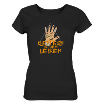 Lade das Bild in den Galerie-Viewer, Klettern ist mein Leben - Damen Premium Organic Shirt
